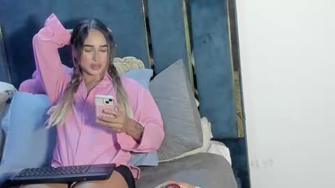 Brina online show from October 15, 2025, 10:54 pm