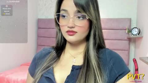 iam_lina online show from March 23, 2026, 1:59 pm
