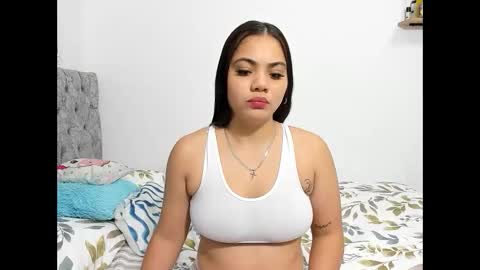 Snapshot of iam_mai chatting on November 11, 2025, 2:33 am iam_mai online show from November 11, 2025, 2:33 am