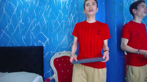 Iam Smith  online show from February 3, 2026, 6:40 am