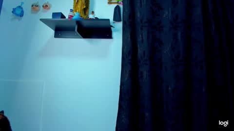 iam_your_fantasy online show from November 14, 2025, 11:13 pm