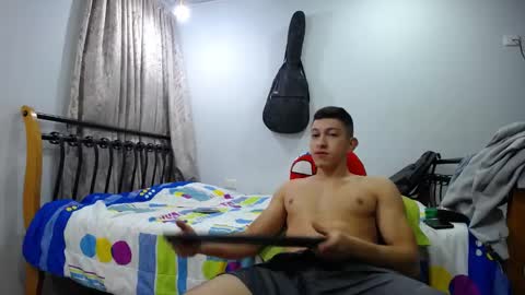 iam_yourbabyprincess_xd online show from December 26, 2024, 4:32 am