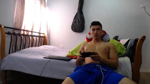 iam_yourbabyprincess_xd online show from January 9, 2025, 5:33 pm