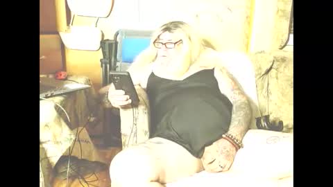 Snapshot of iamcaveman69 chatting on April 2, 2026, 10:24 am Naomi online show from April 2, 2026, 10:24 am