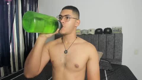 Dylan  independent model  online show from May 5, 2026, 1:52 pm