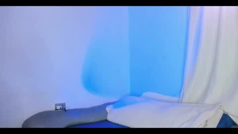 Lara online show from May 8, 2026, 4:01 pm