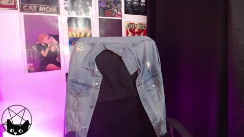 Mari online show from December 10, 2024, 2:16 am