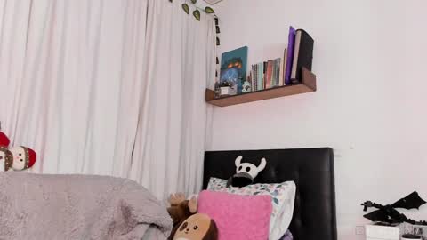 Snapshot of iammelody_ chatting on December 27, 2024, 6:57 am Mel online show from December 27, 2024, 6:57 am