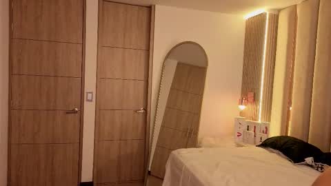 Snapshot of iamnyxy_ chatting on February 10, 2026, 12:09 pm Nyxy online show from February 10, 2026, 12:09 pm