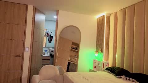 Snapshot of iamnyxy_ chatting on February 13, 2026, 11:06 am Nyxy online show from February 13, 2026, 11:06 am