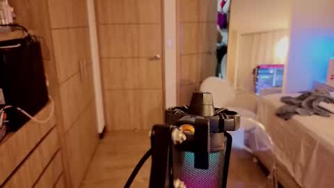 Snapshot of iamnyxy_ chatting on February 14, 2026, 11:07 am Nyxy online show from February 14, 2026, 11:07 am