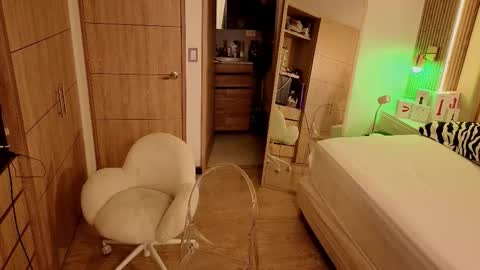 Snapshot of iamnyxy_ chatting on February 21, 2026, 11:00 am Nyxy online show from February 21, 2026, 11:00 am