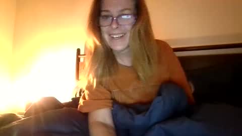Snapshot of iampoppyy chatting on October 16, 2025, 11:33 am iampoppyy online show from October 16, 2025, 11:33 am