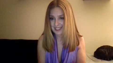 Snapshot of iampoppyy chatting on October 31, 2025, 9:21 am iampoppyy online show from October 31, 2025, 9:21 am