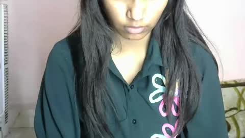 iamHotTaara online show from December 24, 2024, 2:12 pm