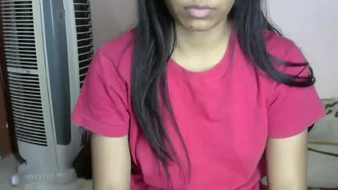 iamHotTaara online show from January 2, 2025, 2:46 pm