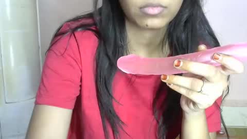 iamHotTaara online show from January 3, 2025, 8:22 pm