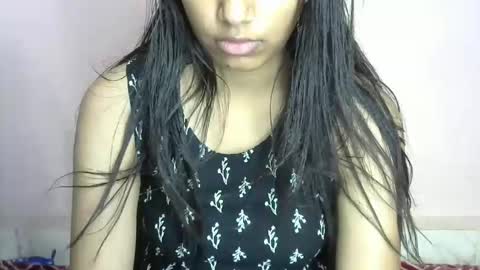 iamHotTaara online show from January 7, 2025, 7:31 am