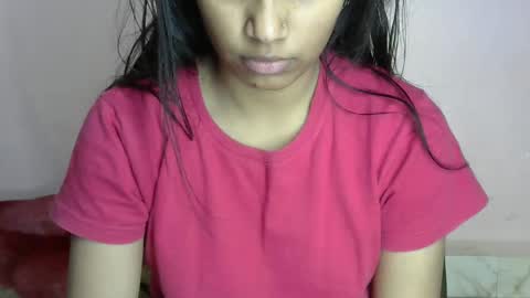 iamHotTaara online show from January 8, 2025, 9:53 am