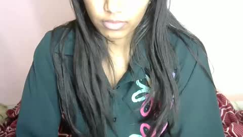 iamHotTaara online show from January 17, 2025, 1:24 pm