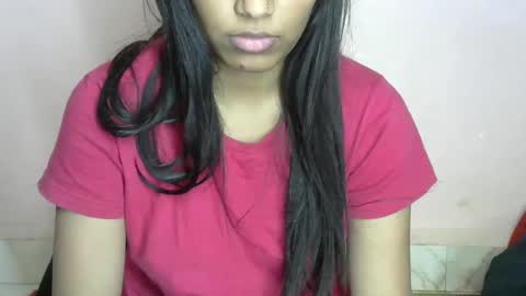 iamHotTaara online show from February 6, 2025, 4:36 pm