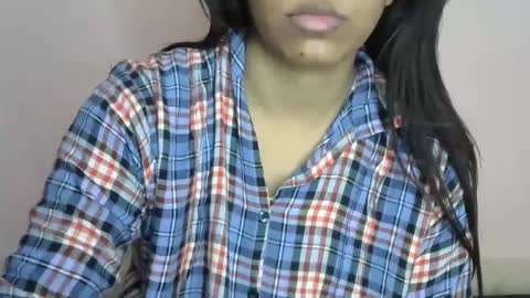 iamHotTaara online show from February 8, 2025, 4:36 am