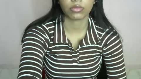 iamHotTaara online show from February 11, 2025, 7:33 am
