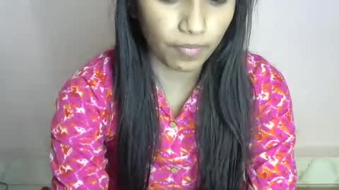 iamHotTaara online show from February 16, 2025, 2:32 pm
