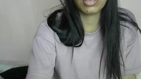 iamHotTaara online show from February 17, 2025, 9:35 am