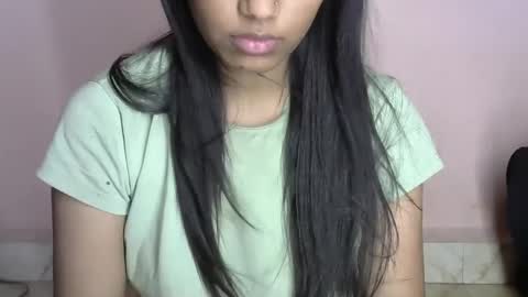 iamHotTaara online show from February 20, 2025, 5:33 am