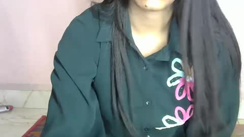 iamHotTaara online show from March 4, 2025, 9:51 am