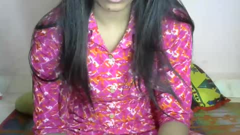iamHotTaara online show from March 7, 2025, 5:28 pm