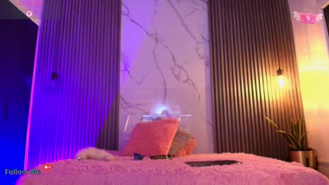 V I C T O R I A online show from October 5, 2025, 7:23 pm