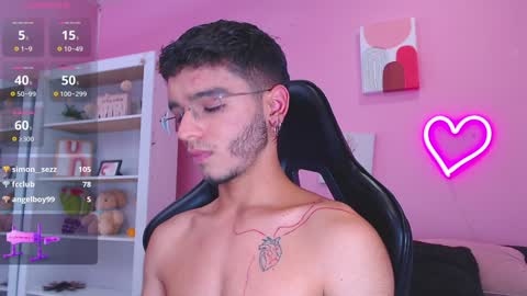Snapshot of ian_castillo_ chatting on February 7, 2025, 2:37 pm IAN CASTILLO online show from February 7, 2025, 2:37 pm