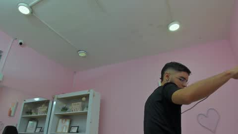 Snapshot of ian_castillo_ chatting on March 7, 2025, 11:07 am IAN CASTILLO online show from March 7, 2025, 11:07 am