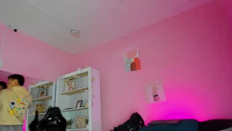 Snapshot of ian_castillo_ chatting on October 24, 2025, 11:06 am IAN CASTILLO online show from October 24, 2025, 11:06 am