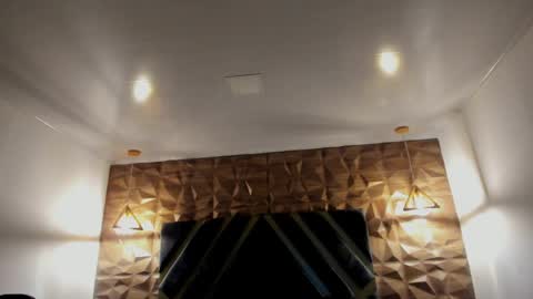 Snapshot of ian_castillo_ chatting on April 6, 2026, 11:11 am IAN CASTILLO online show from April 6, 2026, 11:11 am