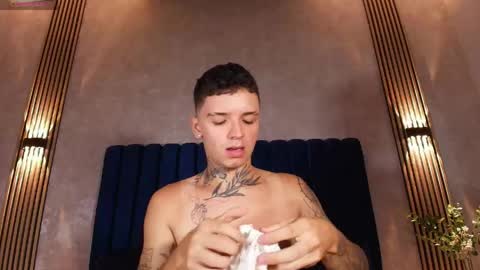 Snapshot of ian_castillo_ chatting on May 11, 2026, 2:45 pm IAN CASTILLO online show from May 11, 2026, 2:45 pm