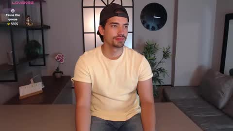 Snapshot of ian_davis chatting on December 29, 2024, 1:45 am Ian Davis online show from December 29, 2024, 1:45 am
