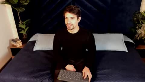 Snapshot of ian_davis chatting on October 14, 2025, 11:55 am Ian Davis online show from October 14, 2025, 11:55 am