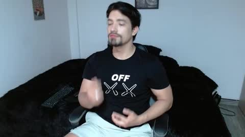 Snapshot of ian_davis chatting on November 11, 2025, 1:33 pm Ian Davis online show from November 11, 2025, 1:33 pm