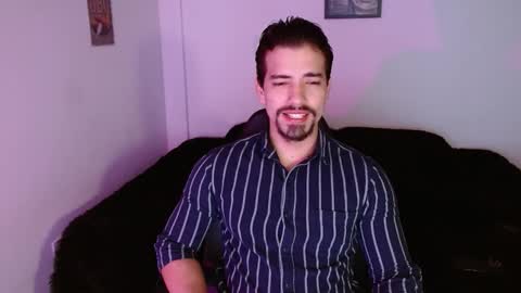 Snapshot of ian_davis chatting on November 14, 2025, 1:54 pm Ian Davis online show from November 14, 2025, 1:54 pm