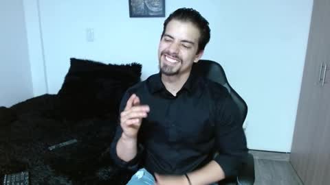 Snapshot of ian_davis chatting on November 15, 2025, 4:32 am Ian Davis online show from November 15, 2025, 4:32 am