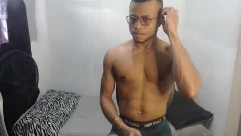 ian_tuner online show from December 4, 2025, 7:33 pm