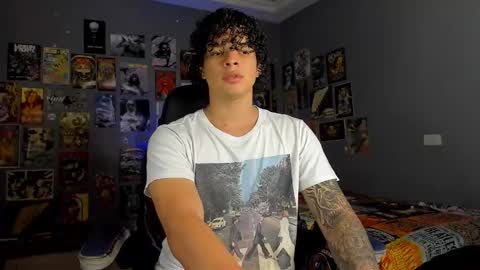 Snapshot of ian_versace chatting on October 17, 2025, 3:31 am Andres online show from October 17, 2025, 3:31 am