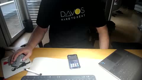 iandy12 online show from December 1, 2025, 7:13 am