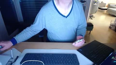 iandy12 online show from April 8, 2026, 10:43 pm