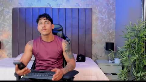 Ian White online show from September 8, 2025, 7:57 pm