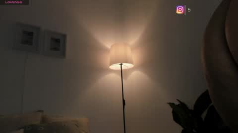 Snapshot of iara_martinez chatting on April 15, 2026, 12:01 pm I A R A online show from April 15, 2026, 12:01 pm