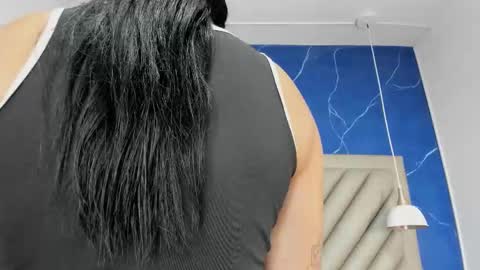 ibbie_ online show from November 20, 2025, 12:05 pm